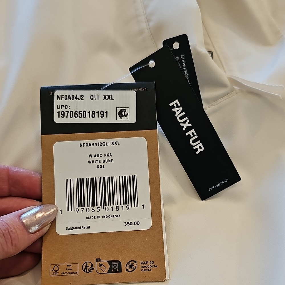 The North Face Women's Arctic Parka with Faux Fur Hood; NWT; Size XXL - Picture 10 of 11